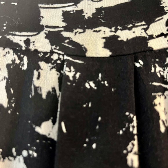 Classic midi shirtwaist w/ pockets and fabric tie - Picture 4 of 6